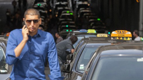 uber-france-closed-taxi.si