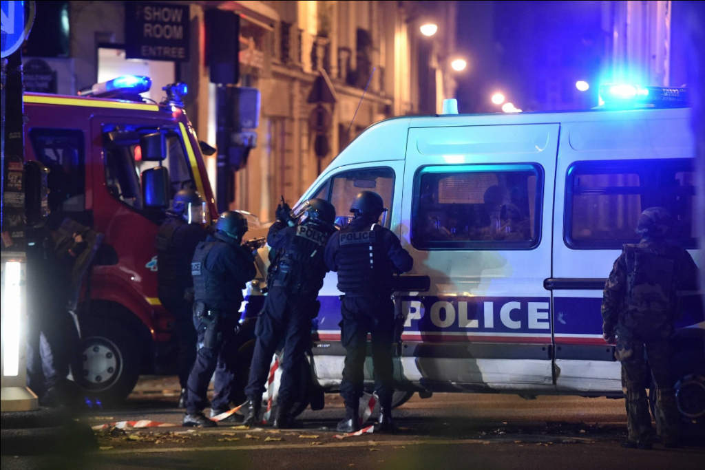 FireShot Screen Capture #004 - 'Deadly Attacks in Paris - Wounded people were evacuated from _' - www_nytimes_com_slideshow_2015_11_14_world_europe_d
