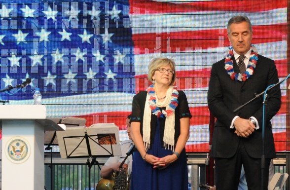 Milo-Djukanovic-americka-ambasada-05