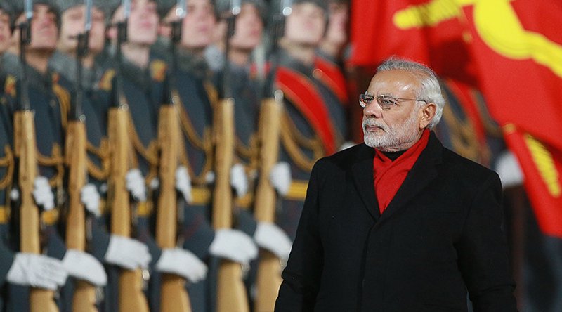 Prime Minister of India Narendra Modi is welcomed in Moscow during a ceremony held upon his arrival at the airport © Anton Denisov / Sputnik