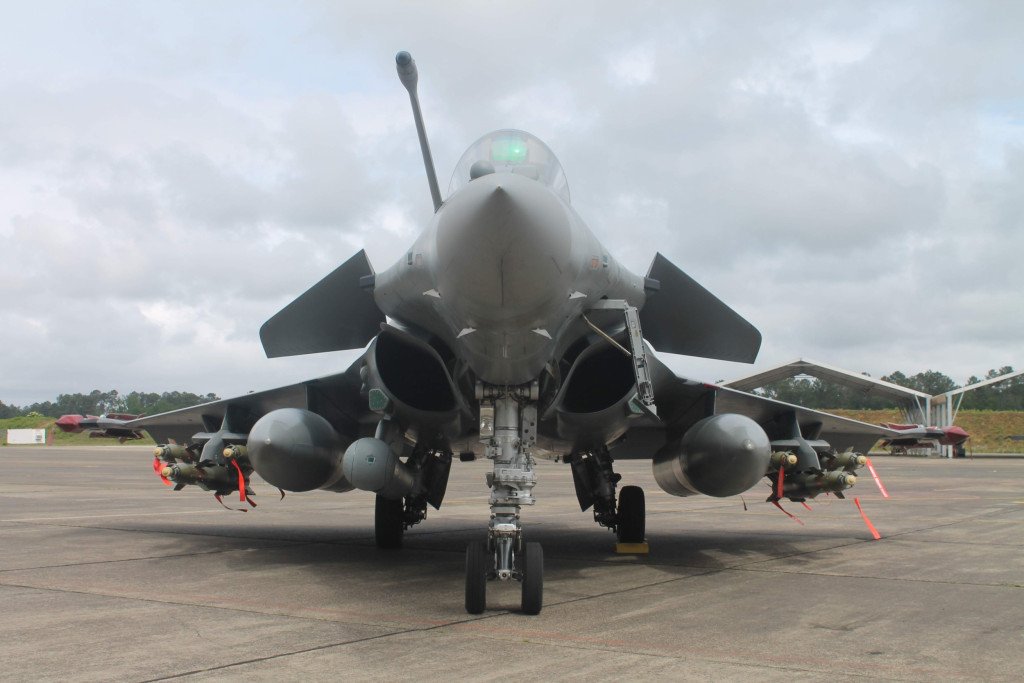 2-2015-2_rafale_nose-on