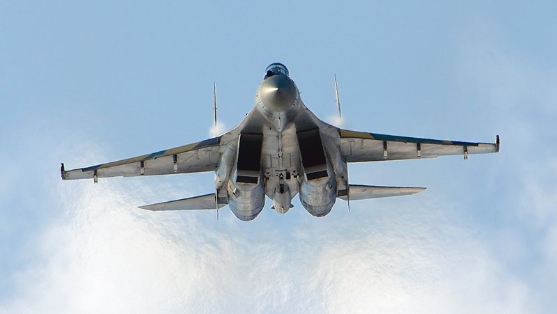 Sukhoi_Su-35S_at_MAKS-2011_airshow