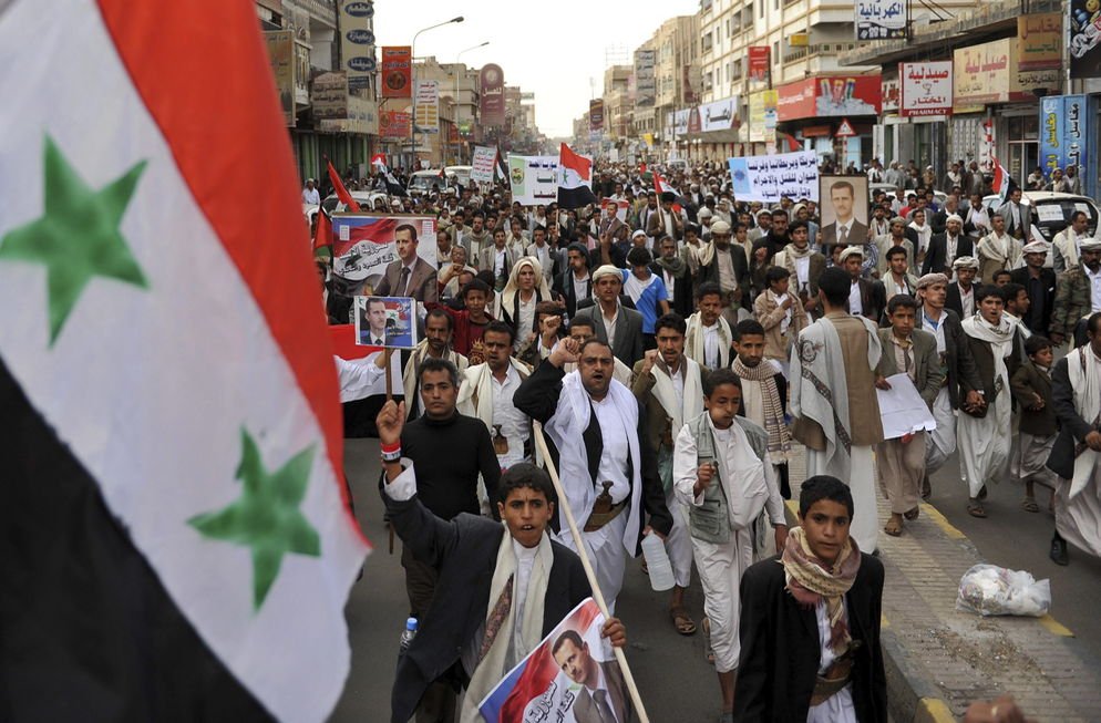 Yemenies-banderas-Siria-Sana-Yemen_LNCIMA20130901_0091_28