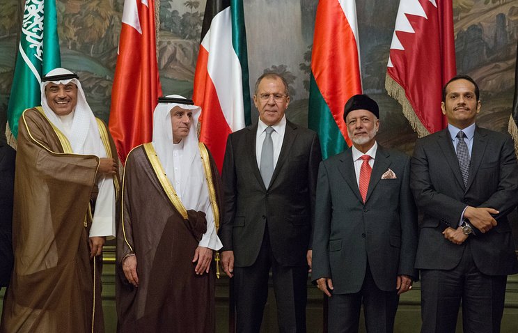 Russian Foreign Minister Sergey Lavrov with his counterparts from Kuwait, Saudi Arabia, Oman and Qatar © Stanislav Krasilnikov/TASS