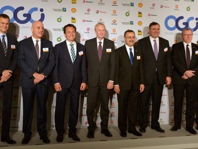 Last year, the leaders of the biggest Western petrol companies announced their support for reduction of carbon emissions. They expected to get state support for development of alternative energy resources. Today, the low price of petrol deprives these investments from profitability.
