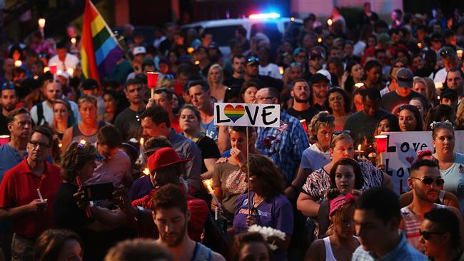 People attend a memorial service on June 19, 2016 in Orlando, Florida. (AFP photo)