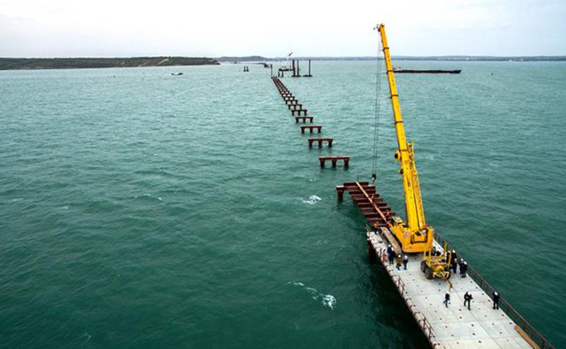 Wrosk at the Kerch bridge Photo: Sergey Bobilev/TASS