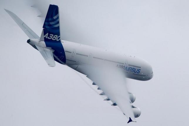 An Airbus A380, the world's largest jetliner, generates vortex during a flying display at the 51st Paris Air Show at Le Bourget airport near Paris, June 18, 2015. REUTERS/Pascal Rossignol/File Photo