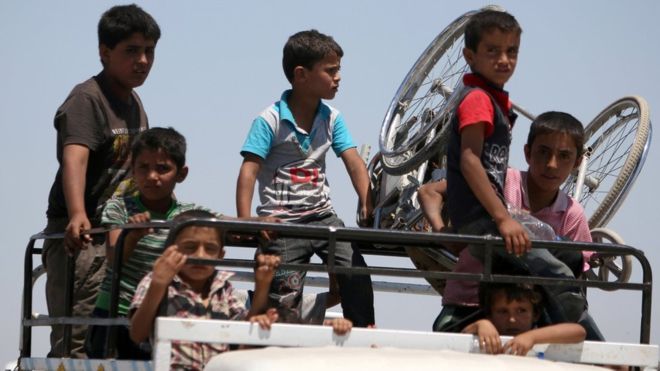 The UN has warned that an estimated 70,000 civilians are trapped inside IS-held Manbij