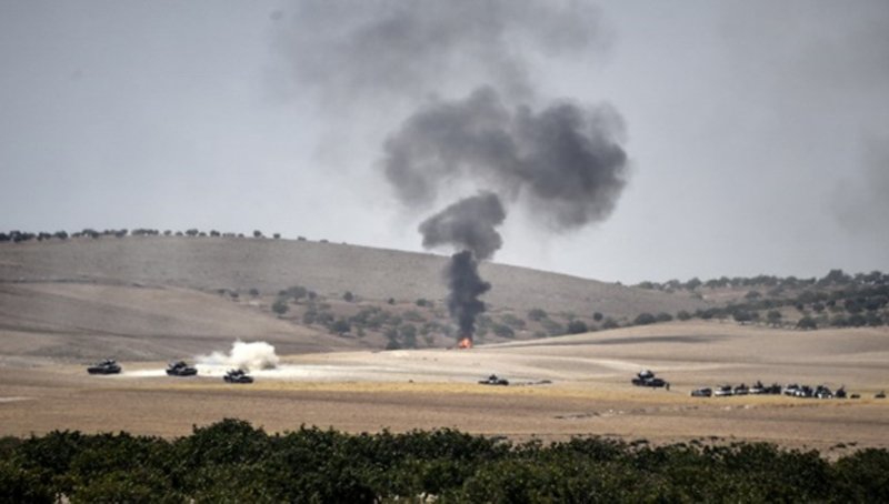 M60A3 MBTs and accompanying light vehicles advancing on Jarablus from their jumping off positions around Karkamis.