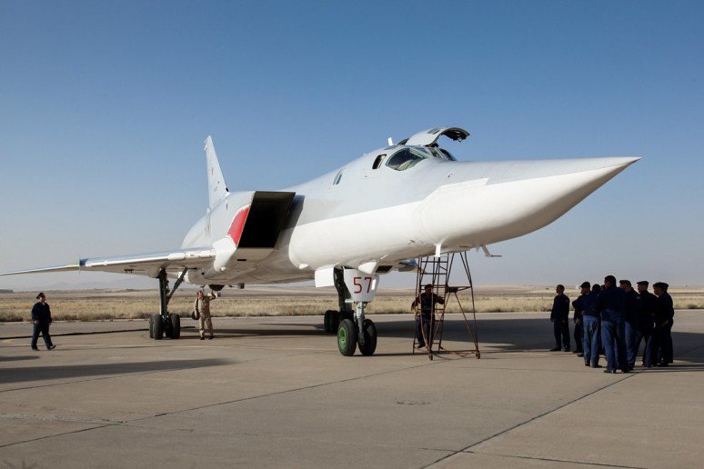 Russian-jets-in-Iran-3-774x516