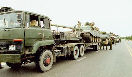 HY473 (Type 82) Heavy Equipment Transporter