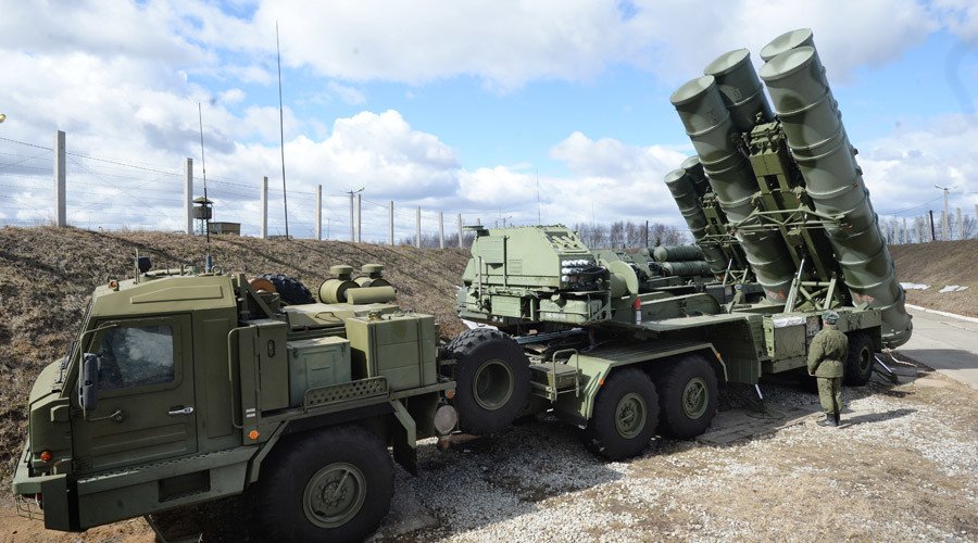 An S-400 "Triumf" antiaircraft missile system. © Kirill Kallinikov