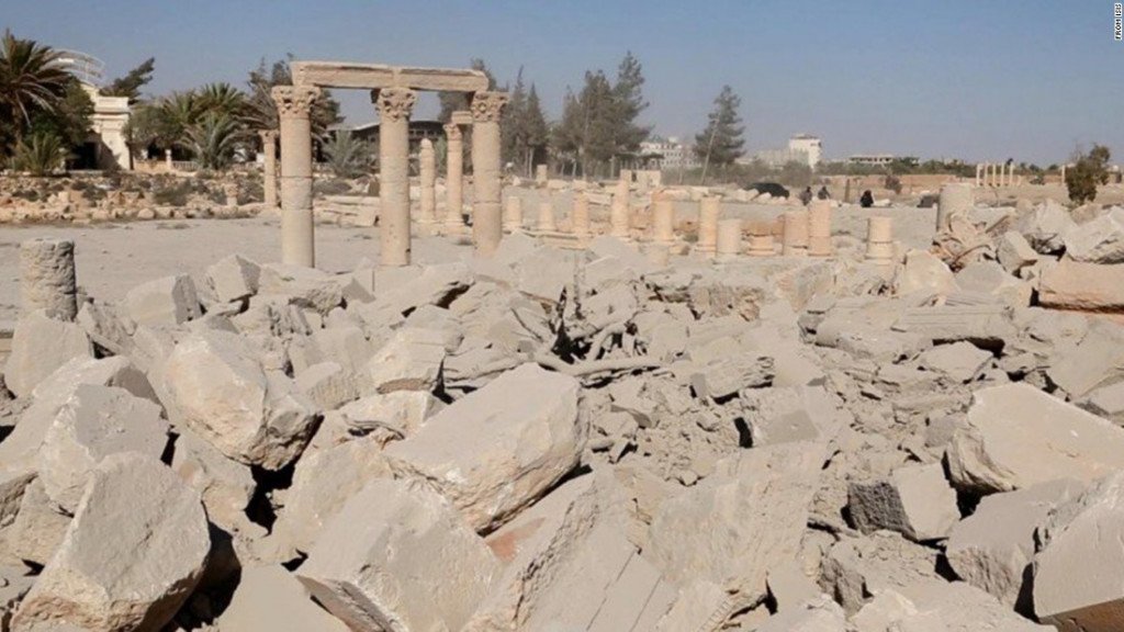 150825100432-05-isis-palmyra-super-169