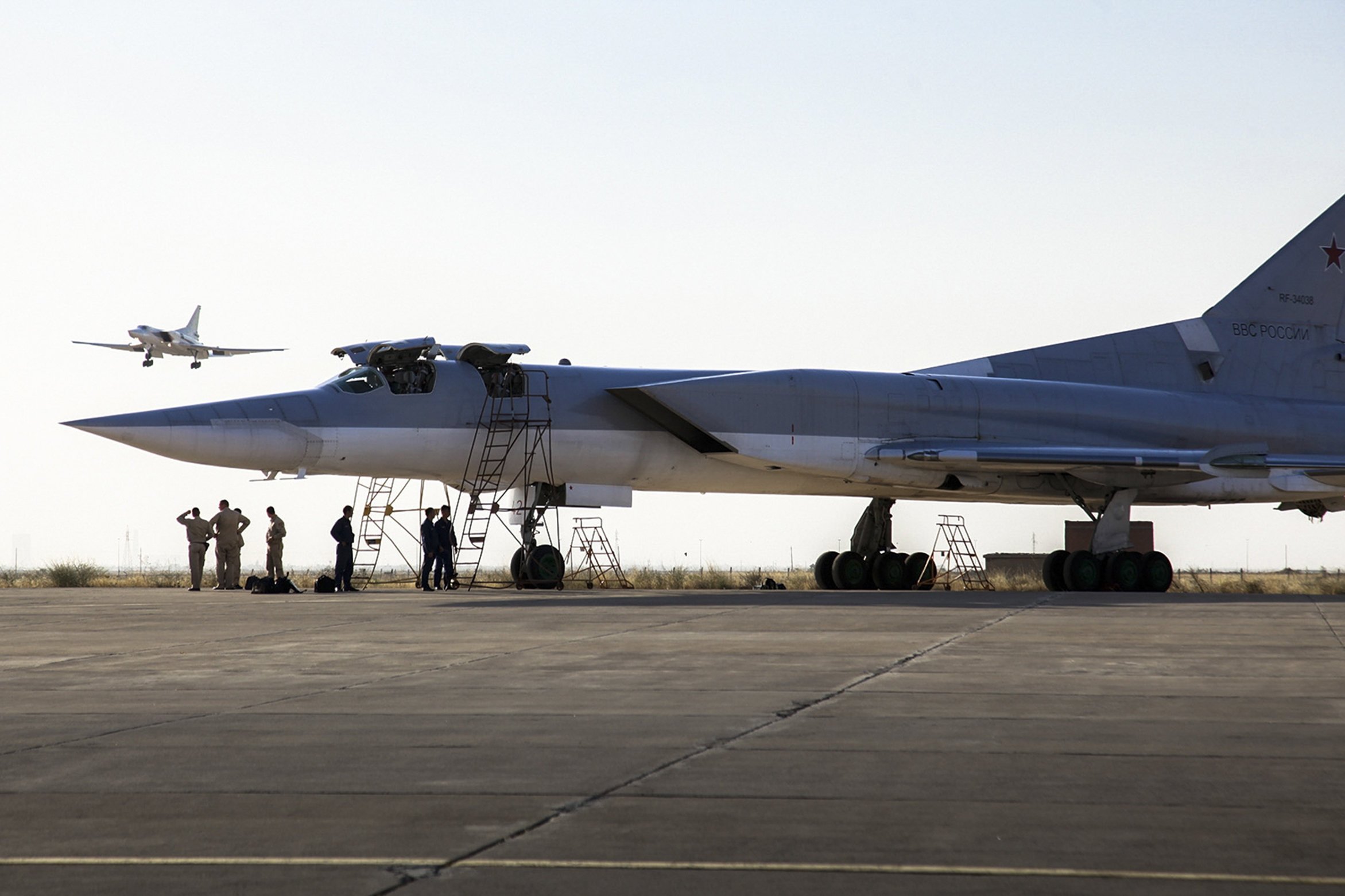 © AP PHOTO/ WARFAREWW