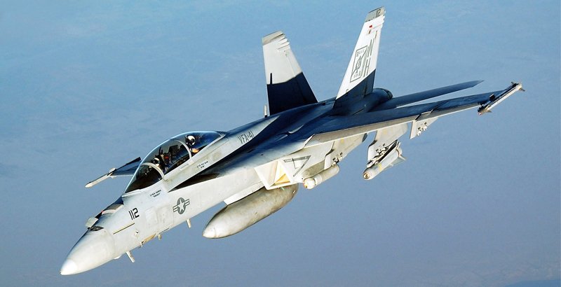 Boeing Pitches ‘Super’ Super Hornets to Replace F-35 Boeing Pitches ‘Super’ Super Hornets to Replace F-35